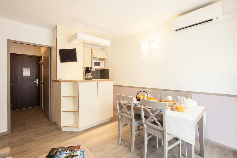 Photo of Kitchen in Sainte-Maxime City Centre