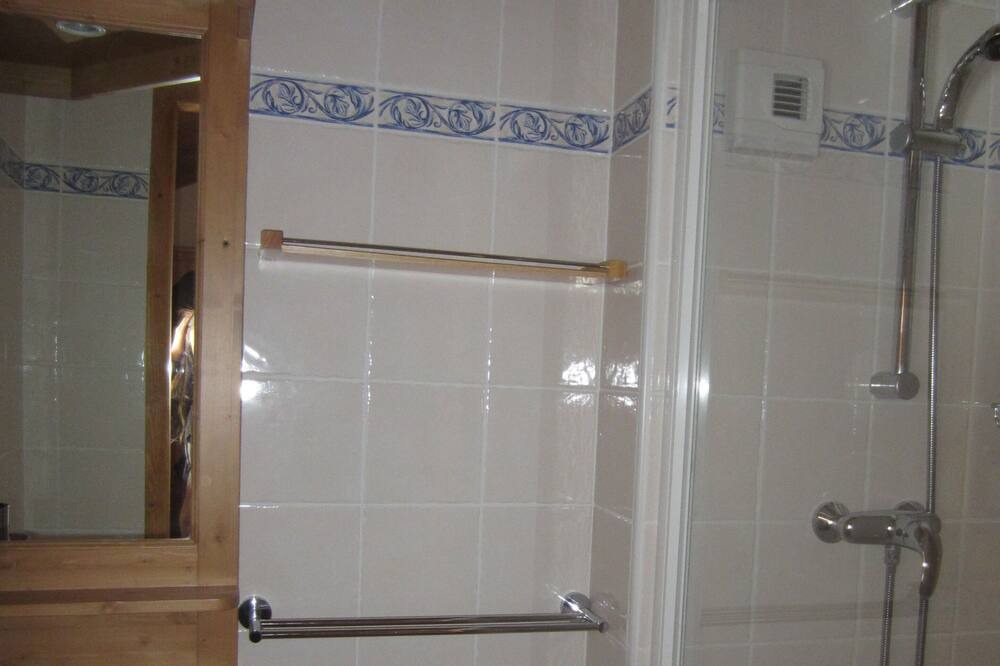 Photo of Bathroom in Arc-2000