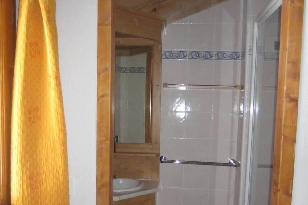 Photo of Bathroom in Arc-2000