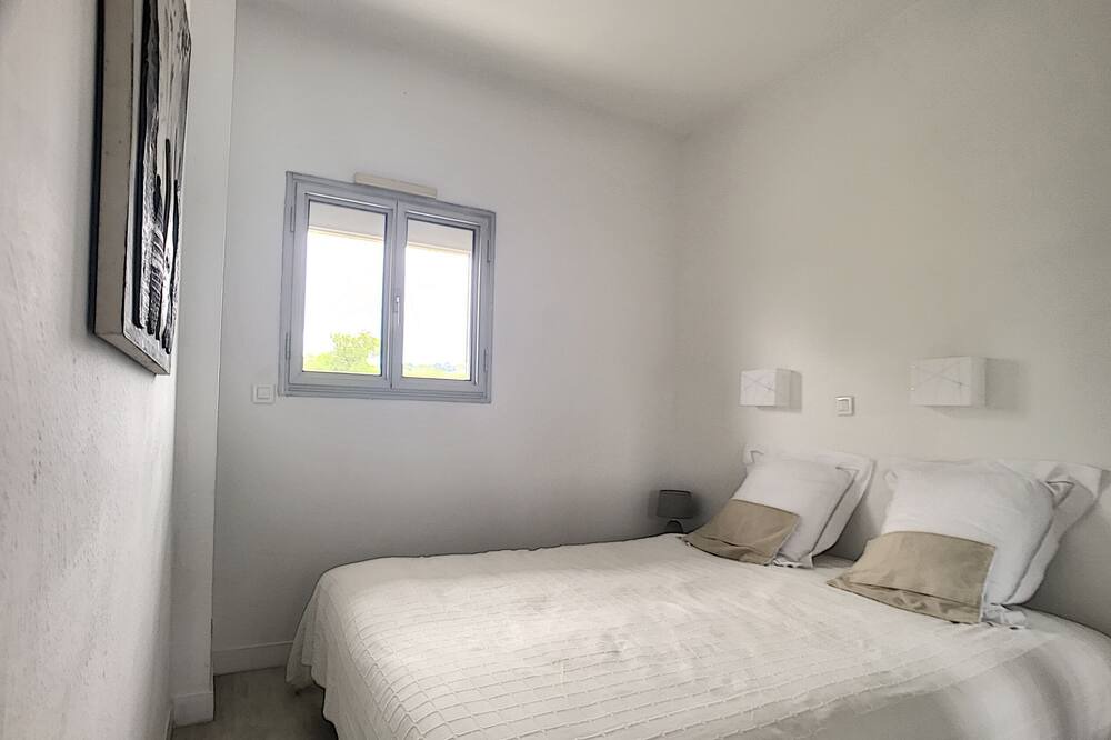 Photo of Bedroom in Villeneuve Loubet Beach