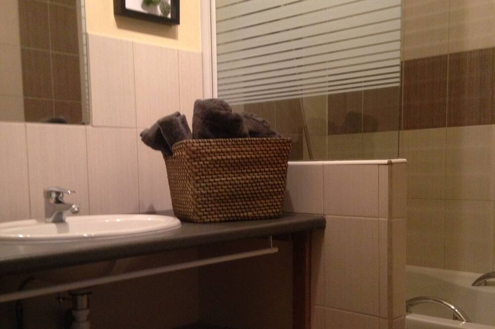 Photo of Bathroom in Saint-Martin-de-Seignanx