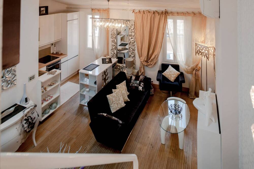 Photo of Livingroom in Old Town