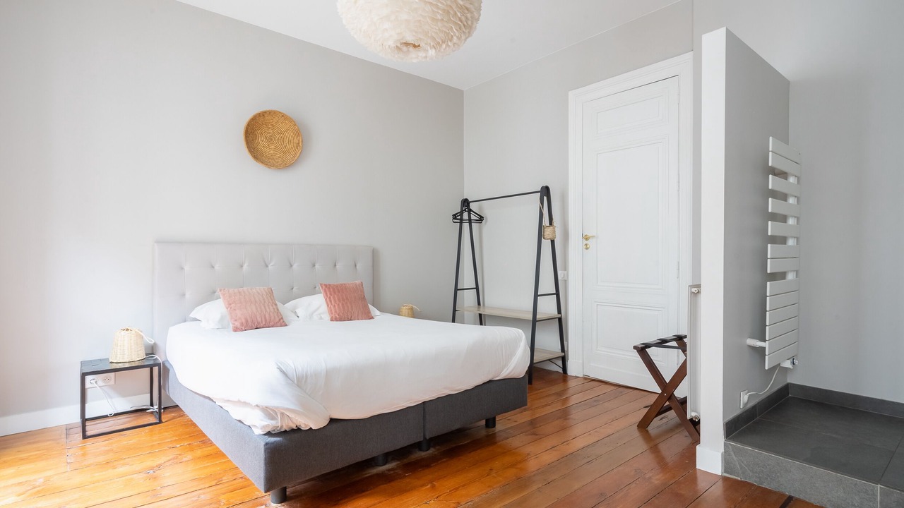 Photo of Bedroom in Bordeaux City Centre