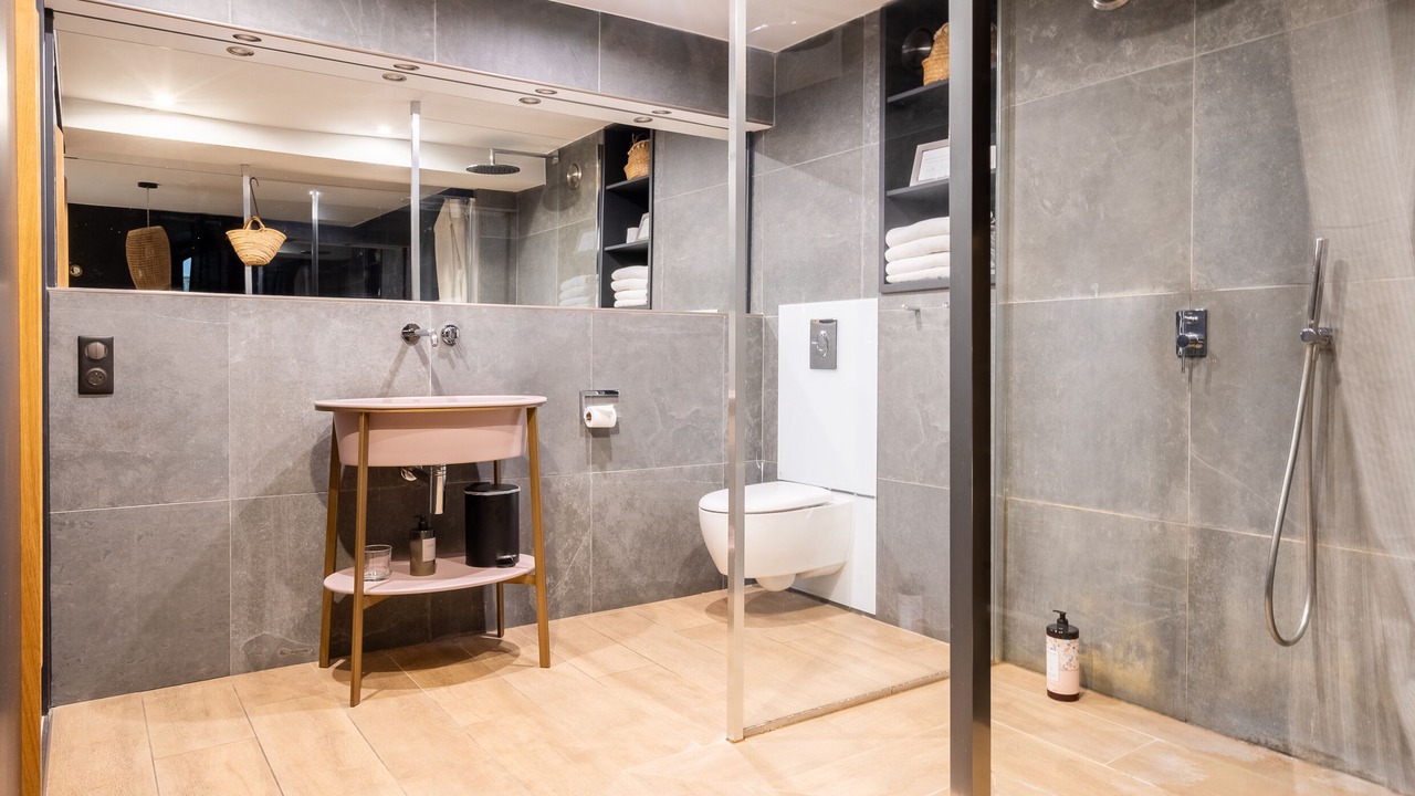 Photo of Bathroom in Bordeaux City Centre
