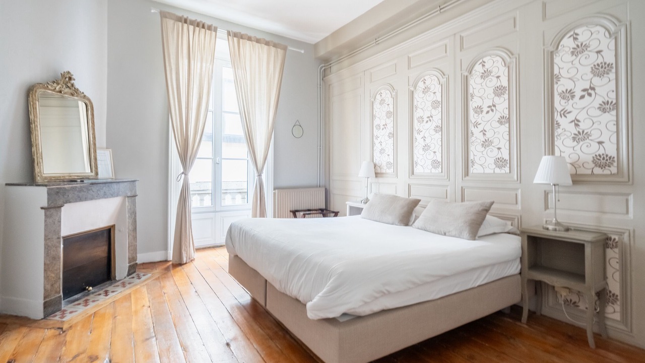 Photo of Bedroom in Bordeaux City Centre