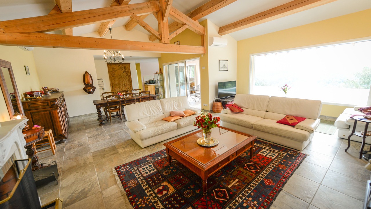 Photo of Livingroom in Meounes-les-Montrieux