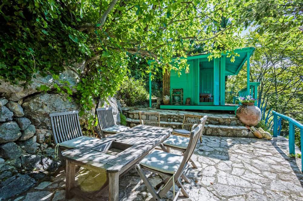 Photo of Patio Balcony in Coursegoules