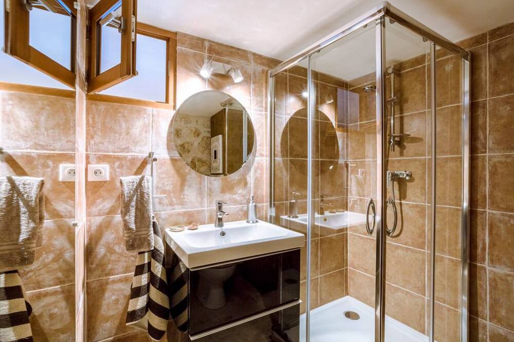 Photo of Bathroom in Coursegoules