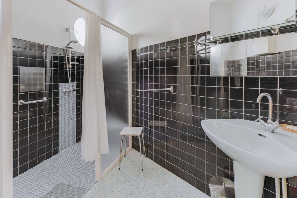 Photo of Bathroom in Ceyreste