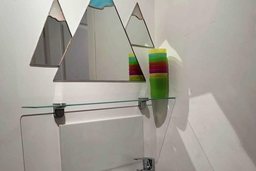 Photo of Bathroom in Caille