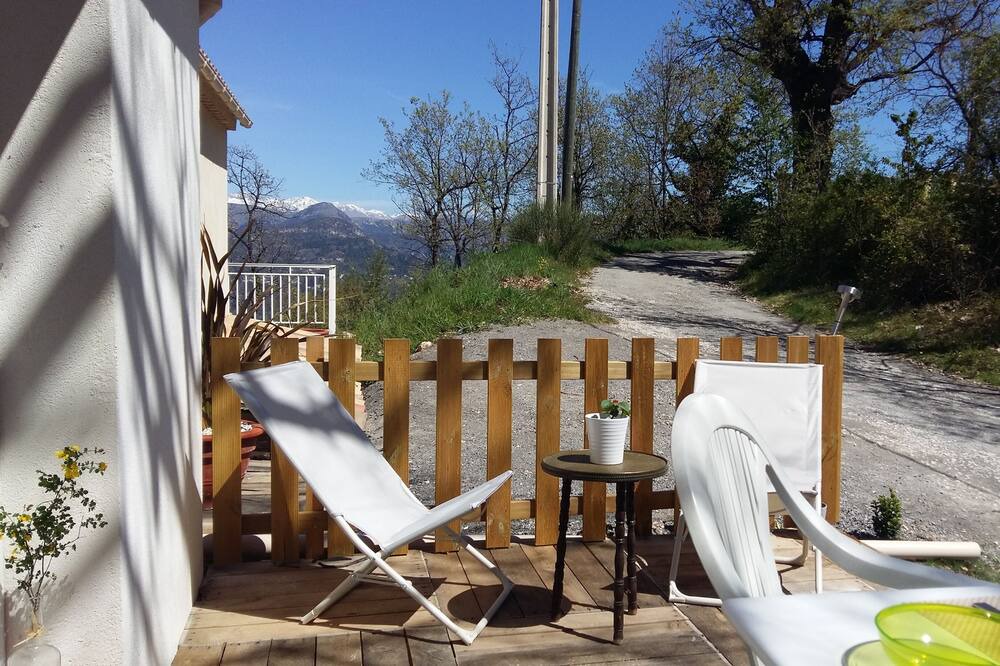 Photo of Patio Balcony in Bouyon