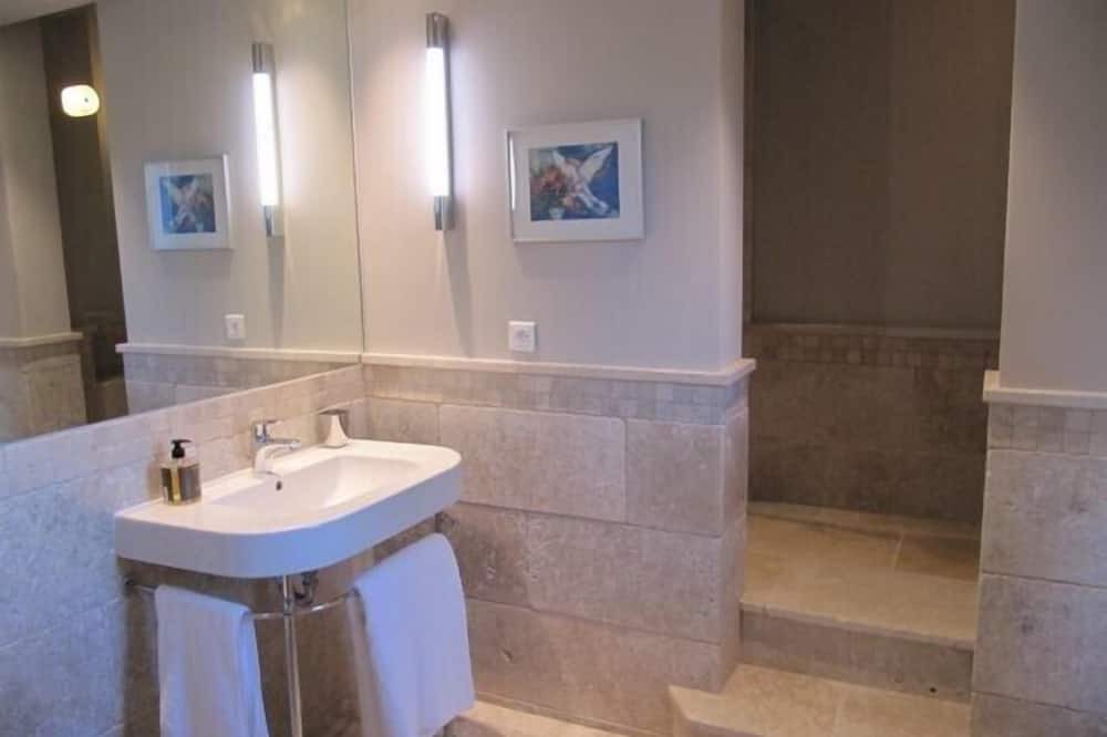 Photo of Bathroom in Les Baraques