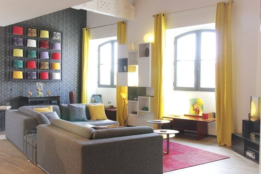 Photo of Livingroom in Bordeaux Golden Triangle