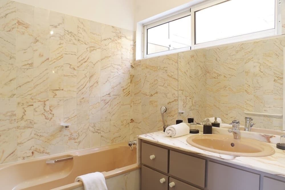 Photo of Bathroom in Bordeaux Golden Triangle