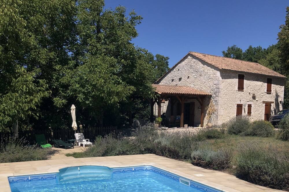 Photo of Outdoor in Saint-Cernin-de-Labarde