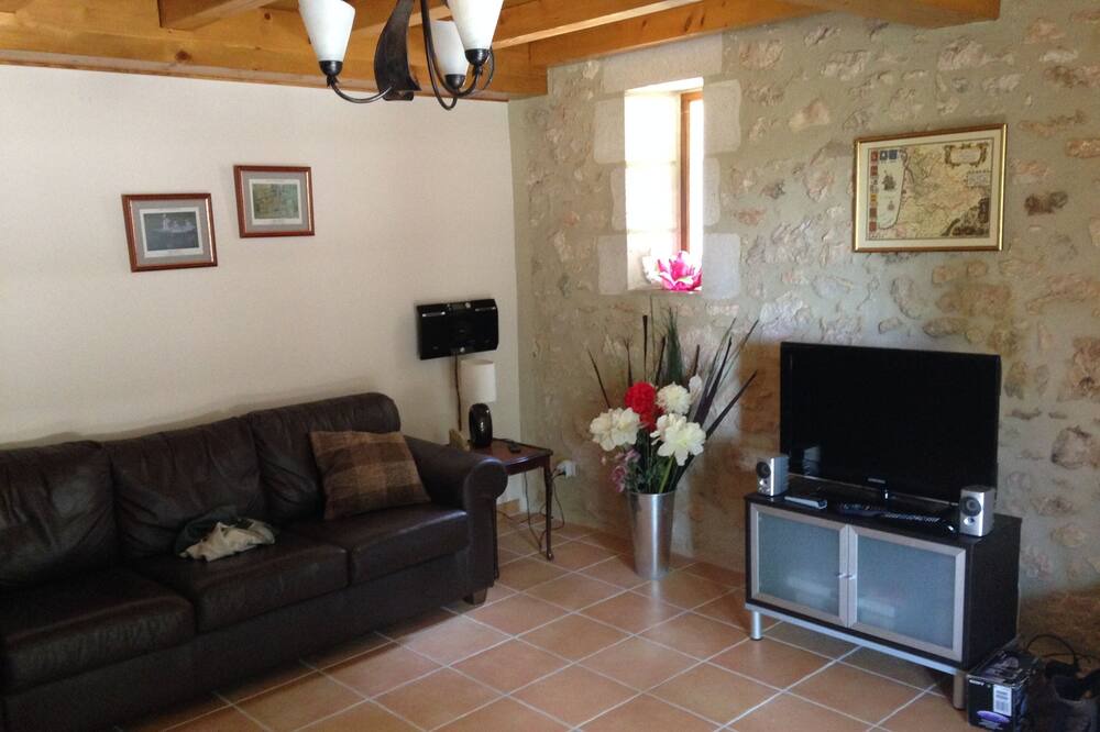Photo of Bedroom in Saint-Cernin-de-Labarde