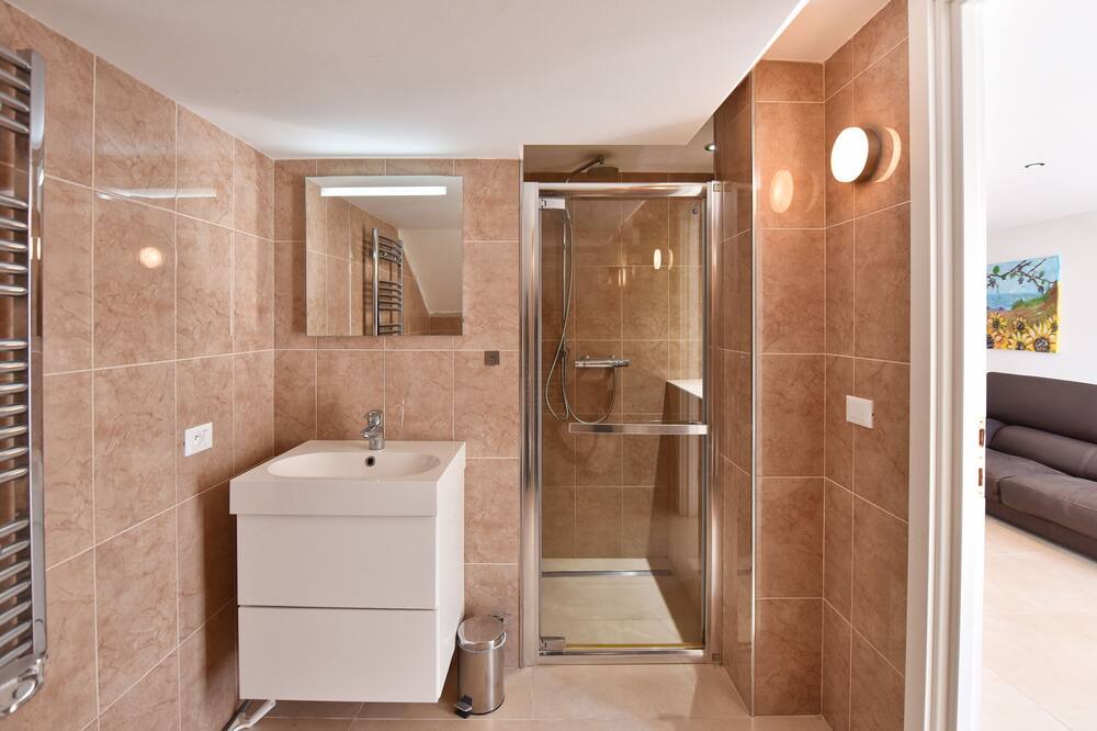 Photo of Bathroom in Biot