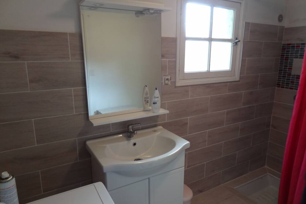 Photo of Bathroom in Saint-Geours-de-Maremne
