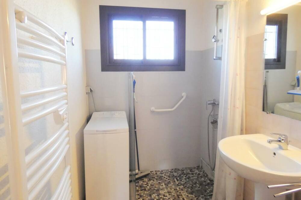 Photo of Bathroom in Saint-Paul-les-Dax
