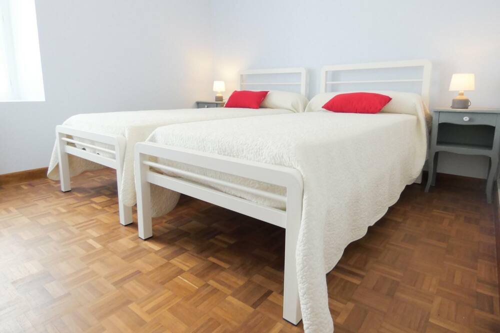 Photo of Bedroom in Angoume