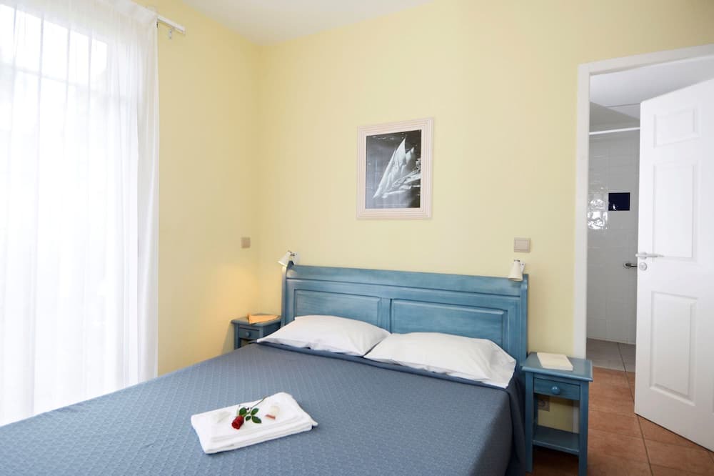 Photo of Bedroom in Gujan-Mestras