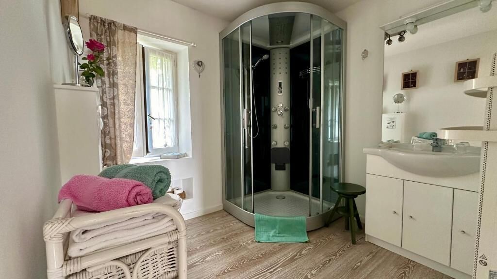 Photo of Bathroom in Le Tatre