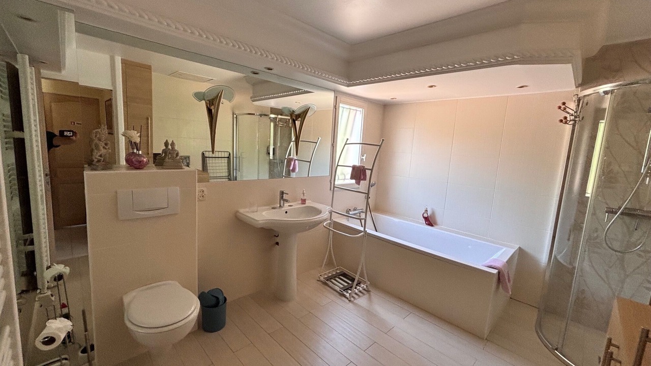 Photo of Bathroom in Montauroux