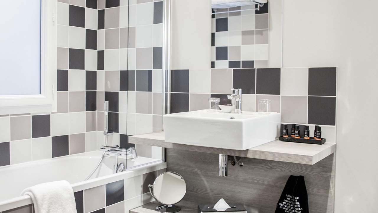 Photo of Bathroom in Bordeaux City Centre