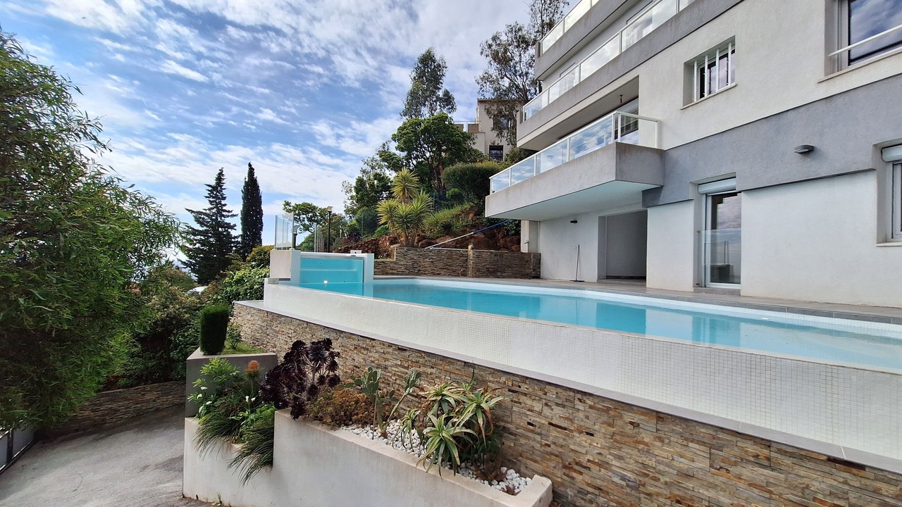 Photo of Outdoor in Espero-Pax