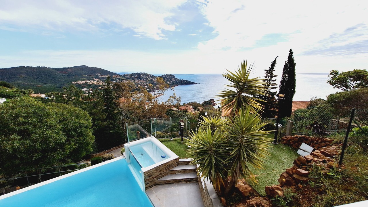 Photo of Outdoor in Espero-Pax