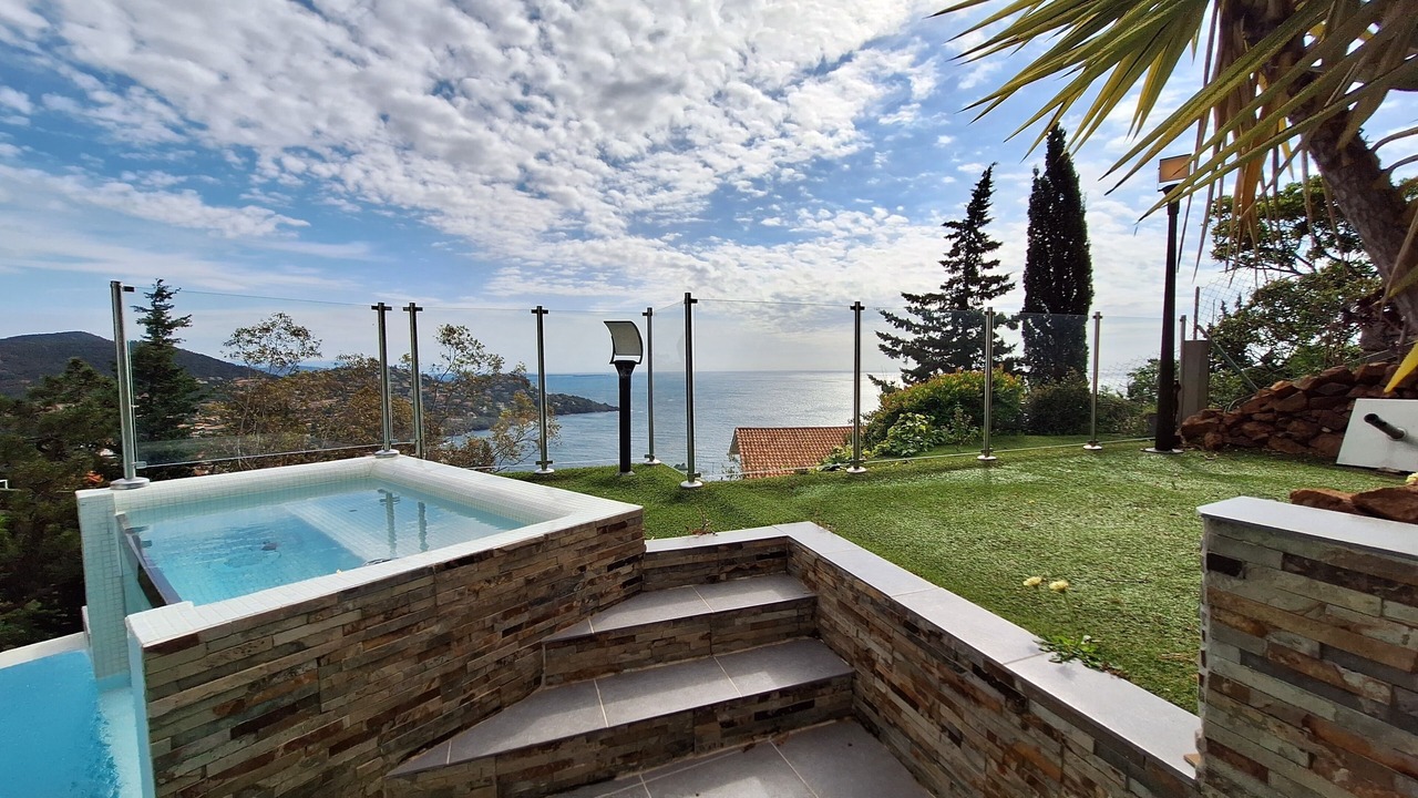 Photo of Outdoor in Espero-Pax