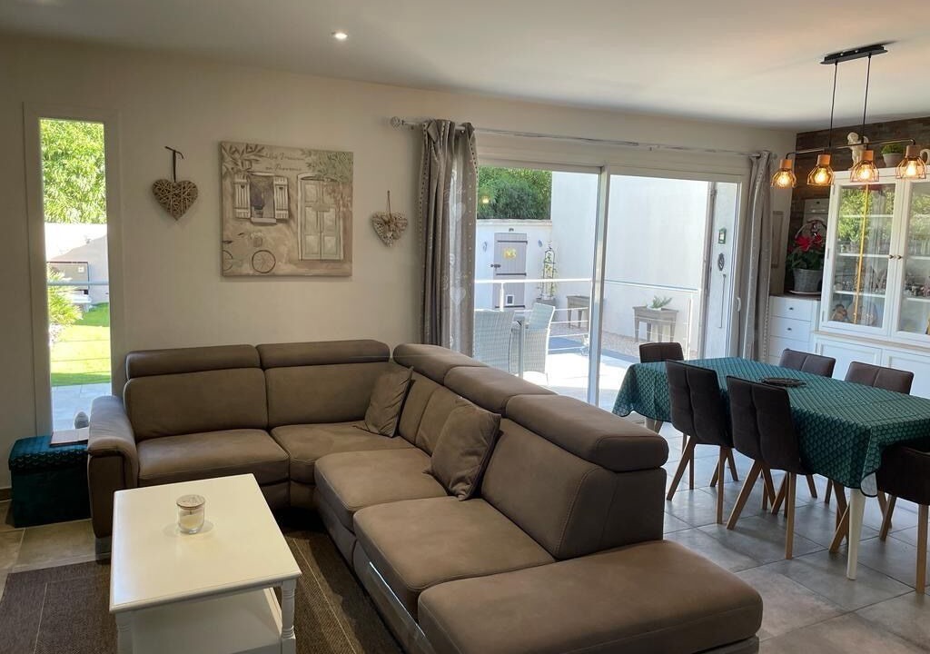 Photo of Livingroom in Meounes-les-Montrieux