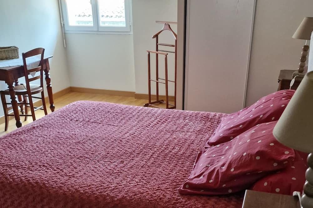 Photo of Bedroom in Angoume