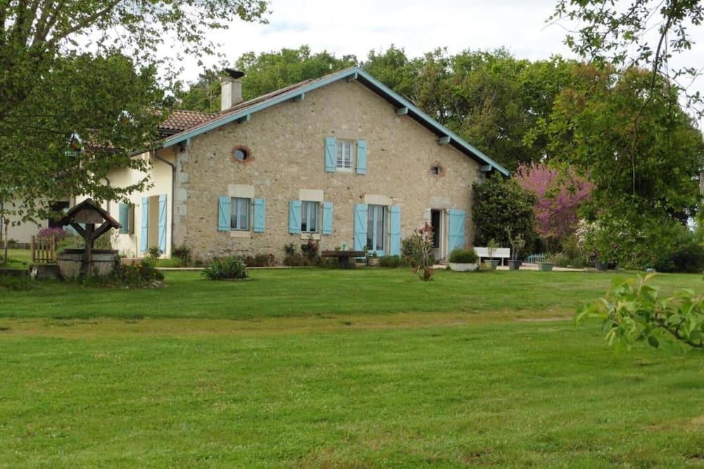 Photo of Outdoor in Angoume