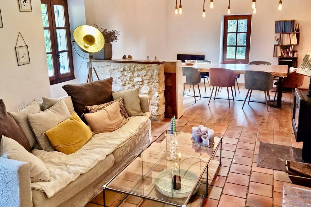 Photo of Livingroom in Saint-Andre-et-Appelles