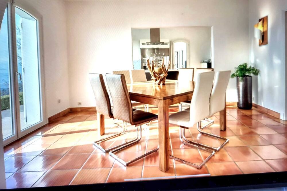 Photo of Livingroom in Aspremont