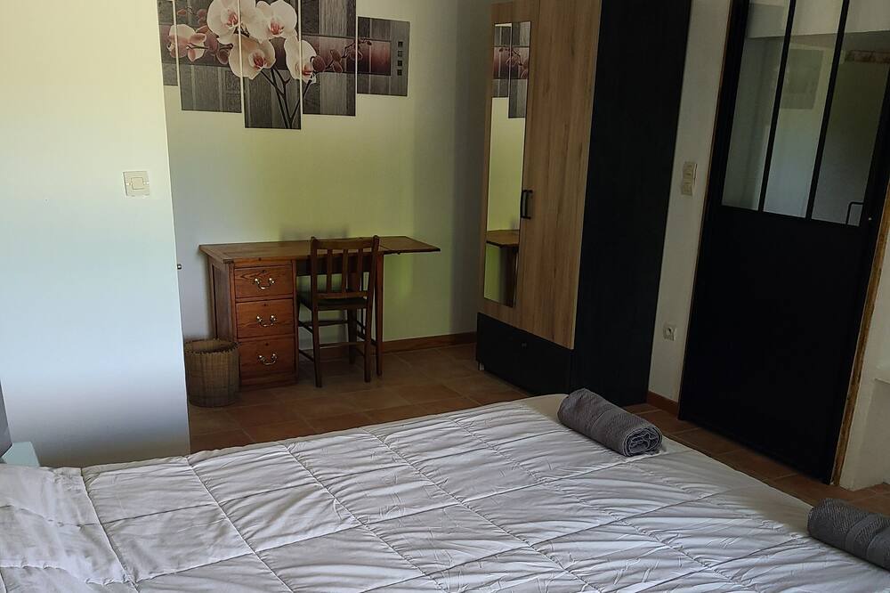 Photo of Bedroom in Brives-sur-Charente
