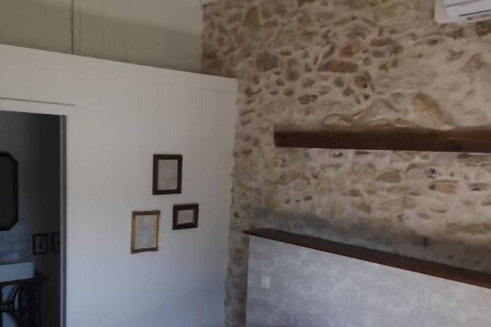 Photo of Bedroom in Maylis