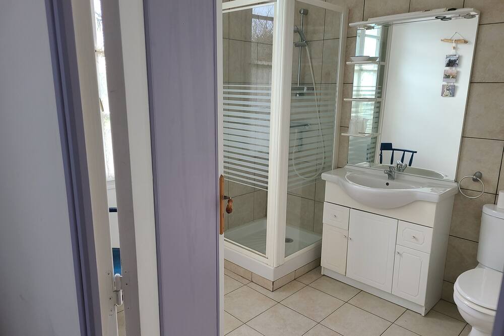 Photo of Bathroom in Brives-sur-Charente