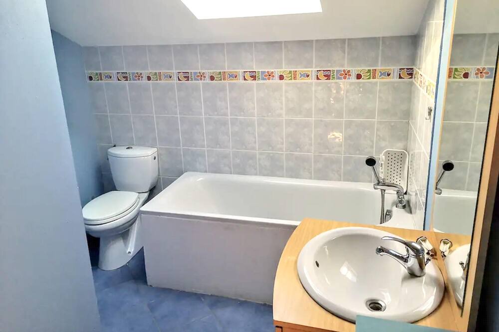 Photo of Bathroom in Saint-Jean-de-Marsacq