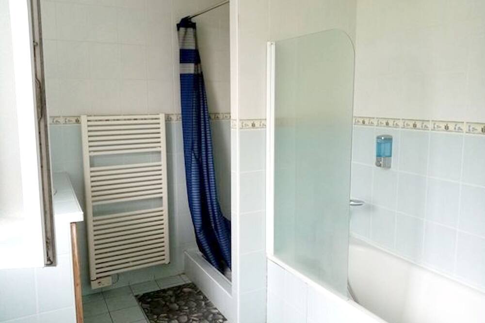 Photo of Bathroom in Saint-Jean-de-Marsacq
