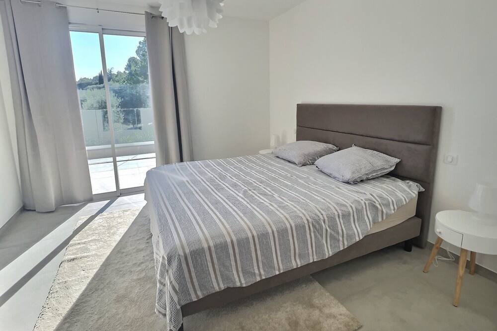 Photo of Bedroom in Valbonne