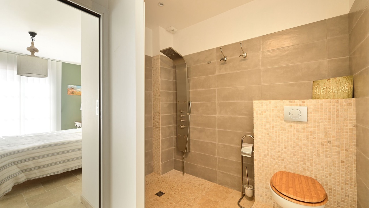 Photo of Bathroom in La Couarde-sur-Mer