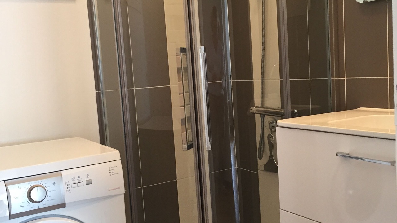 Photo of Bathroom in Domino