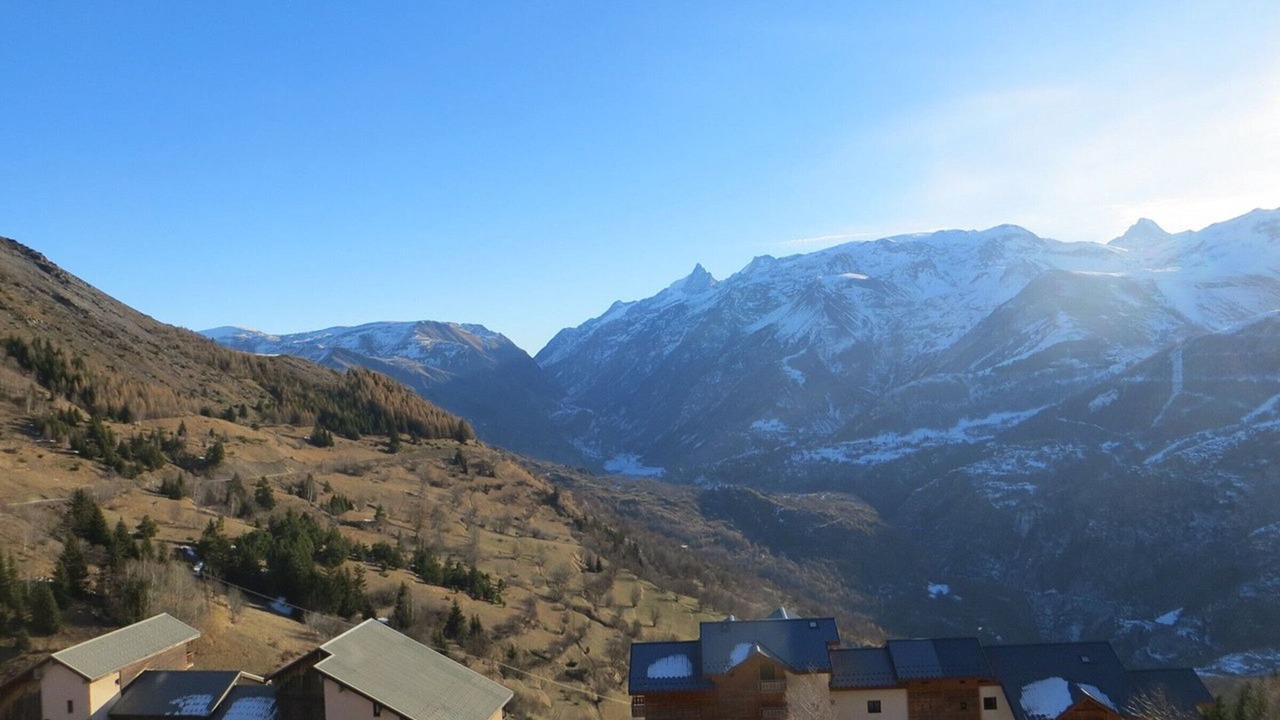 Photo of Outdoor in Auris
