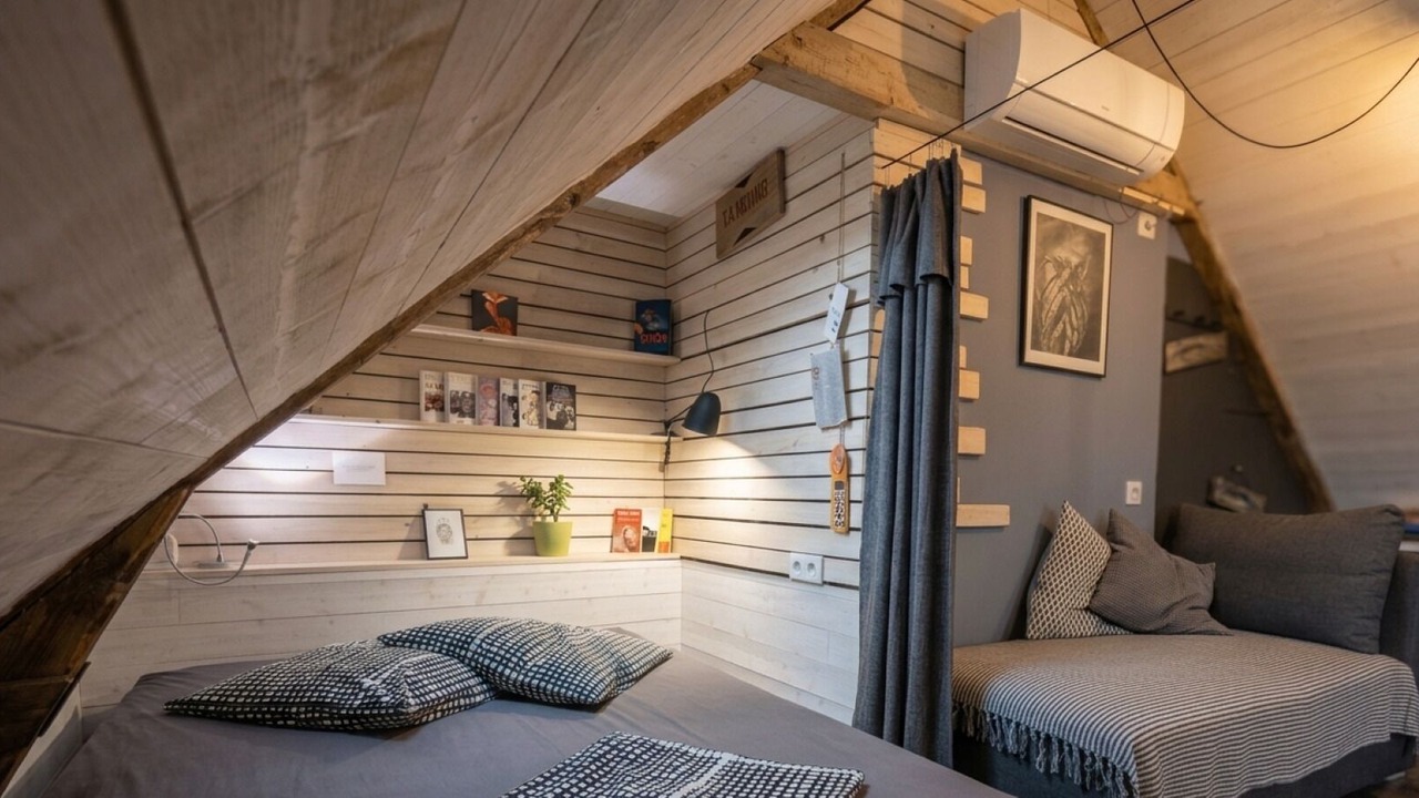 Photo of Bedroom in Saint-Cernin-de-Larche