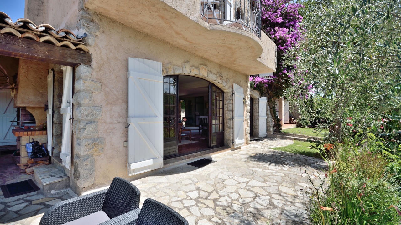 Photo of Patio Balcony in Opio