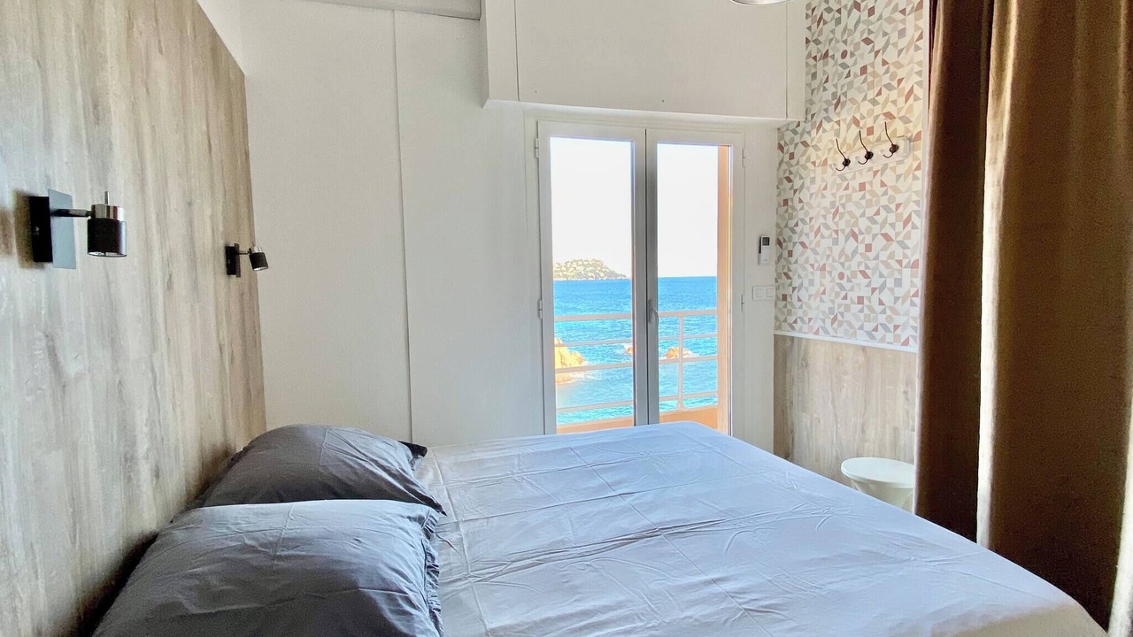 Photo of Bedroom in Le Trayas