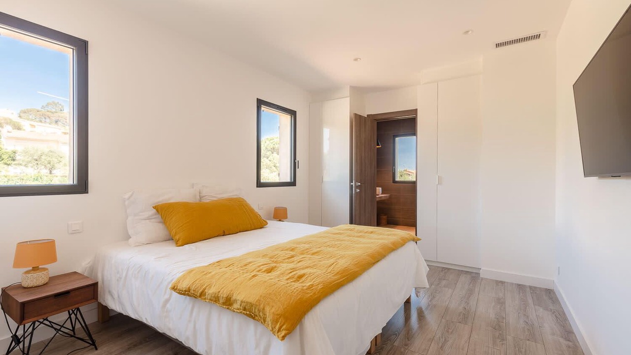 Photo of Bedroom in Saint-Tropez