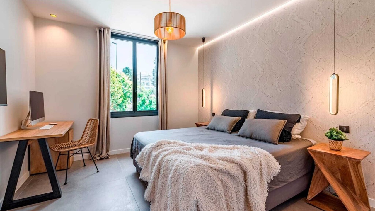 Photo of Bedroom in Prado - Republique